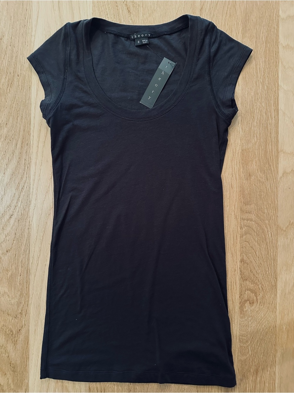 Theory Black Scoop Neck Short Sleeve Tee, New with tags, small